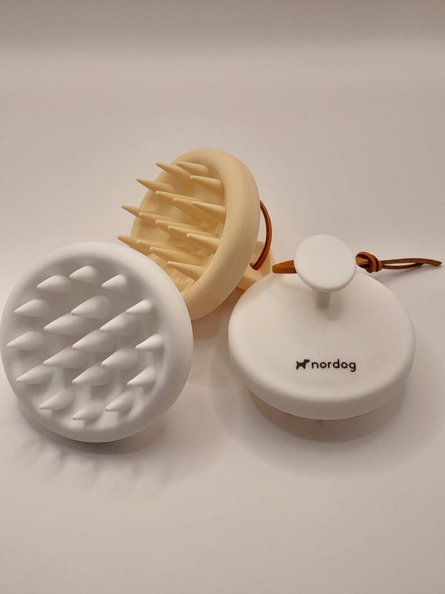 Nordog Bath Brush – Badborstel voor het wassen van honden - Cappuccino