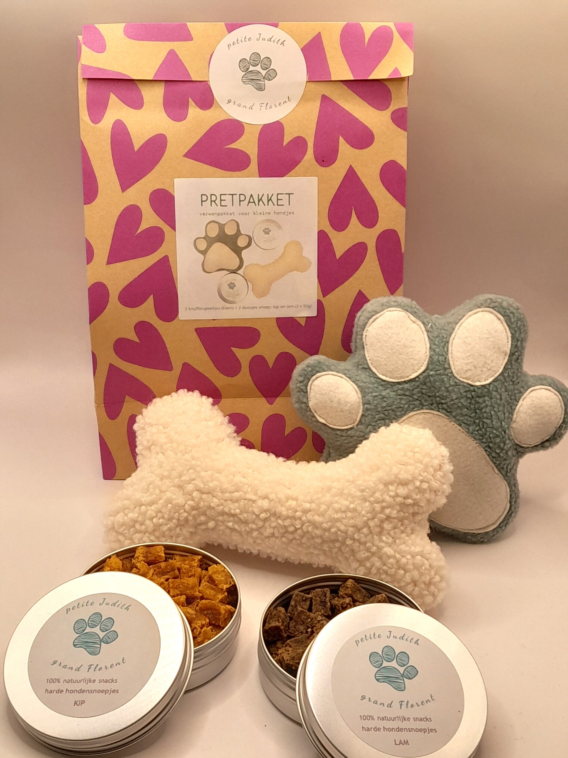 Judith & Florent cadeaupakket voor honden met speelgoed en lekkernijen