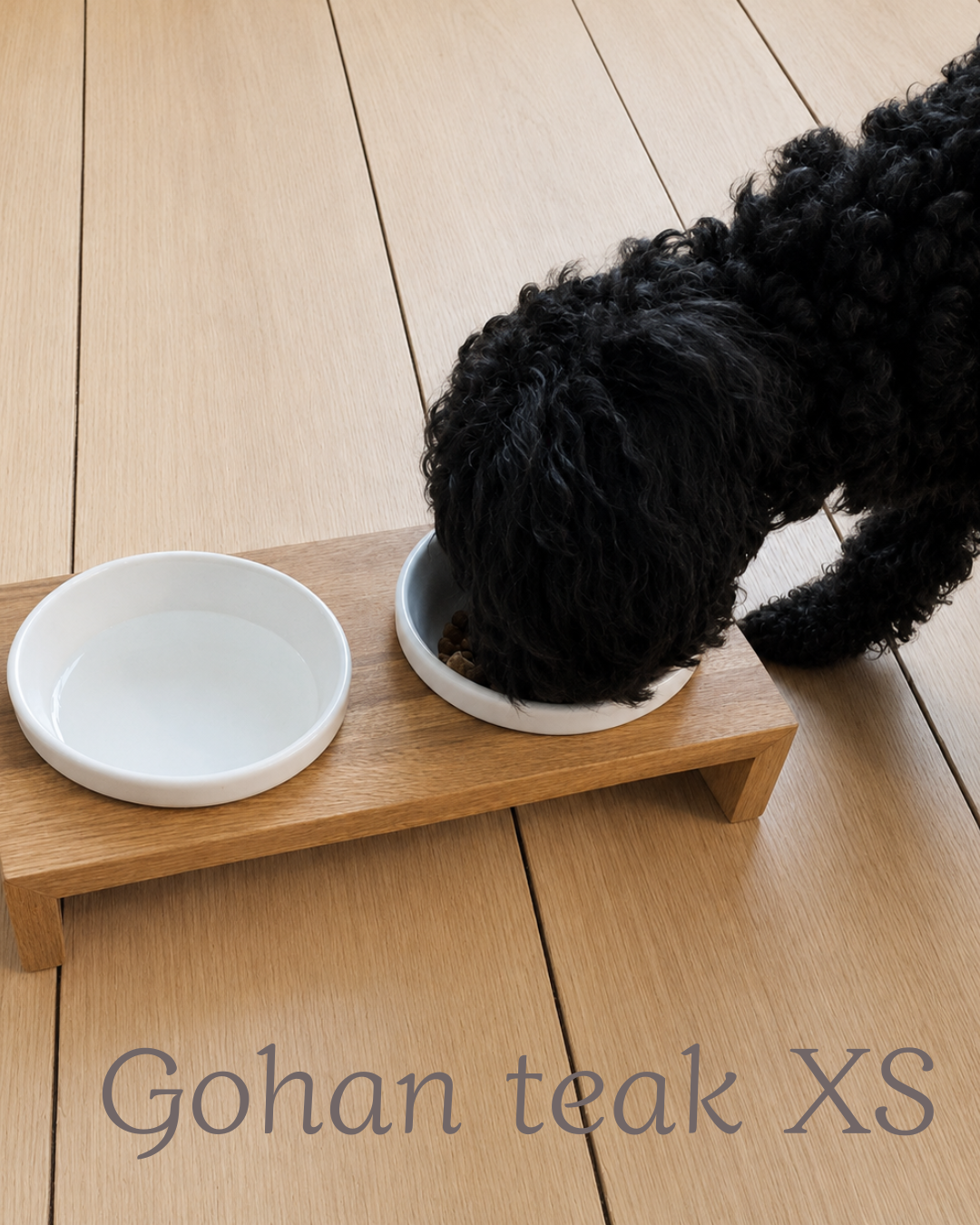Gohan design voerbak voor honden in teak hout en keramiek